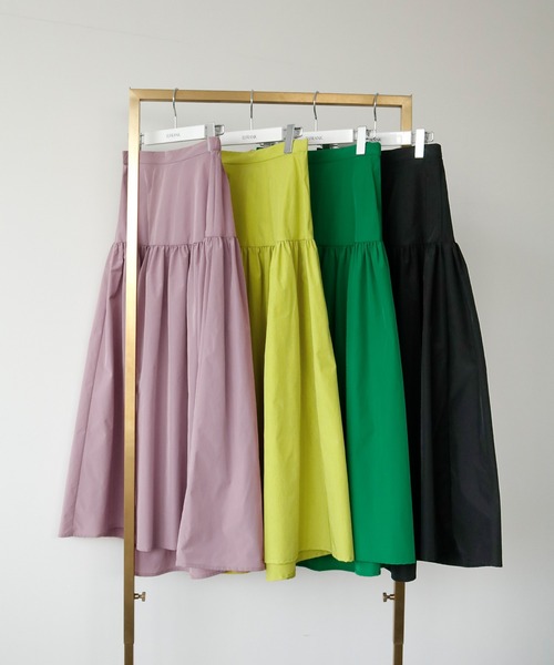 ELFRANK（エルフランク）の「ティアード切替ギャザーフレアロングスカート 【洗える】（スカート・レディース・ブラック/グリーン/ライム/ピンク・FREE）」の6枚目の写真