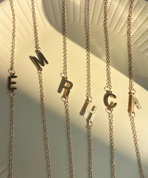 blackdia ocean(ブラックダイヤオーシャン)の「blackdia ocean ステンレスイニシャルネックレス(ネックレス・レディース・シルバー/ゴールド・K/Y/A/C/E/H/J/N/R/T/S/M/I)」の5枚目の写真