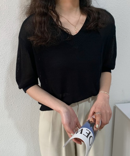 ABITOKYO（アビトーキョー）の「Vネックシアーニットトップス（ニット/セーター・レディース・ホワイト/ブラック/グレイッシュベージュ・FREE）」の16枚目の写真