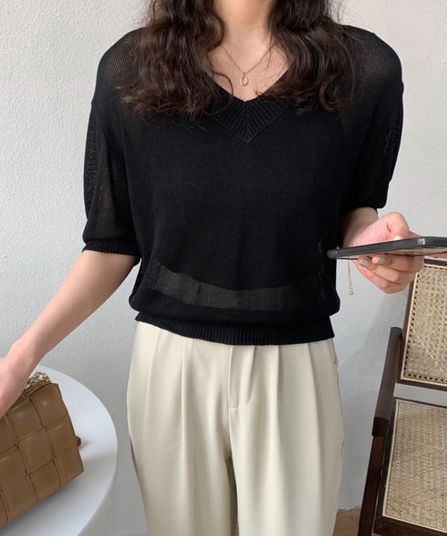 ABITOKYO（アビトーキョー）の「Vネックシアーニットトップス（ニット/セーター・レディース・ホワイト/ブラック/グレイッシュベージュ・FREE）」の17枚目の写真