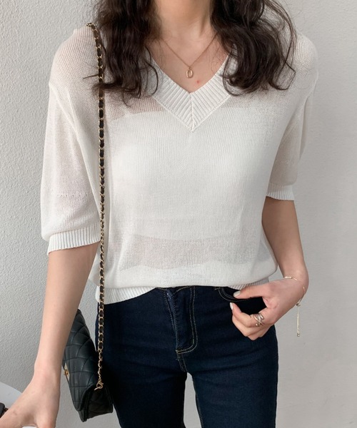 ABITOKYO（アビトーキョー）の「Vネックシアーニットトップス（ニット/セーター・レディース・ホワイト/ブラック/グレイッシュベージュ・FREE）」の5枚目の写真