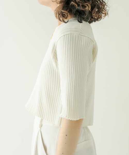 mystic(ミスティック)の「バックスリット半袖ニット(ニット/セーター・レディース・ネイビー/オフホワイト/ピンク/イエロー/ブルー/ラベンダー・FREE)」の17枚目の写真