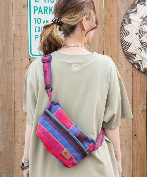 チャイハネ（チャイハネ）の「【チャイハネ】ネパール手織りコットンミニショルダーバッグ（ショルダーバッグ・メンズ・パープル/ホワイト×ブルー/ホワイト/イエロー系その他/ラベンダー/ブルー/グリーン/レッド/ブルー系その他/ダークブルー/グリーン系その他・FREE）」の7枚目の写真