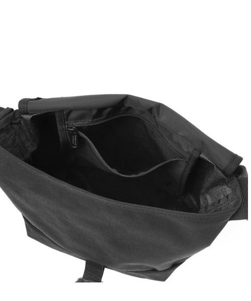 Manhattan Portage（マンハッタンポーテージ）の「Manhattan Portage/マンハッタンポーテージ ショルダーバック Nylon Messenger Bag Flap Zipper Pocket MP1605JRFZP（ショルダーバッグ・メンズ・ブラック×レッド・FREE）」の6枚目の写真