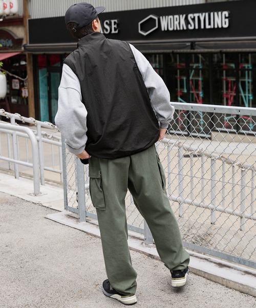 MONO-MART（モノマート）の「【CODDERR】サークルロゴ刺繍 ハイネックナイロンジップベスト（ベスト・メンズ・ブラック/ネイビー/グリーン/ダークネイビー/ブラック系/ベージュ・M/L）」の13枚目の写真