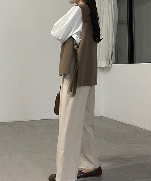 Louere（ルエレ）の「サイドオープンVネックベスト（ベスト・レディース・ブラック/アイボリー/ダークベージュ・FREE）」の14枚目の写真