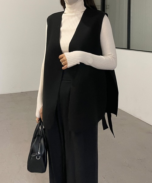 Louere（ルエレ）の「サイドオープンVネックベスト（ベスト・レディース・ブラック/アイボリー/ダークベージュ・FREE）」の11枚目の写真