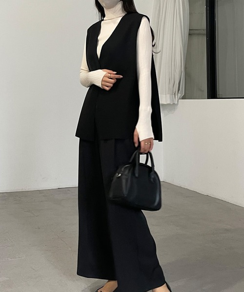 Louere（ルエレ）の「サイドオープンVネックベスト（ベスト・レディース・ブラック/アイボリー/ダークベージュ・FREE）」の12枚目の写真