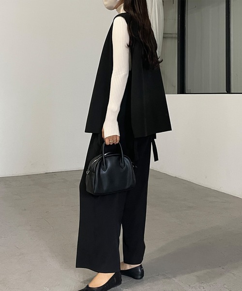 Louere（ルエレ）の「サイドオープンVネックベスト（ベスト・レディース・ブラック/アイボリー/ダークベージュ・FREE）」の15枚目の写真