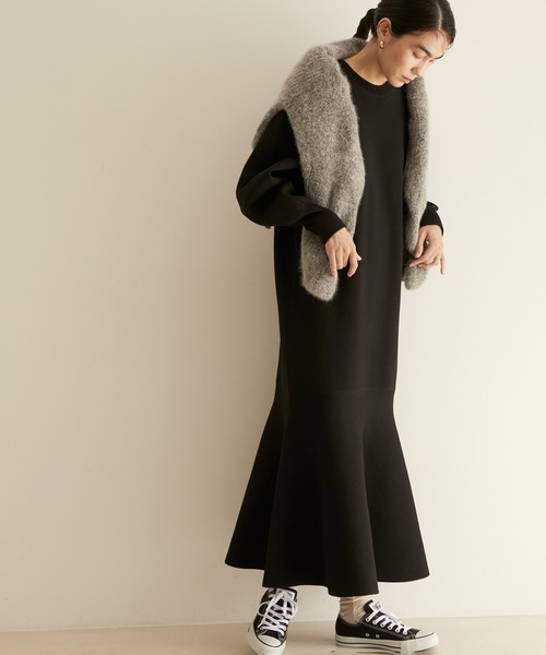 SALON adam et rope'（サロン アダム エ ロペ）の「ヘムフレア―ニットマーメイドワンピース（ワンピース・レディース・ブラック/ホワイト・FREE）」の2枚目の写真