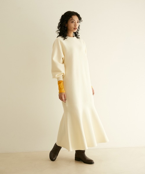 SALON adam et rope'（サロン アダム エ ロペ）の「ヘムフレア―ニットマーメイドワンピース（ワンピース・レディース・ブラック/ホワイト・FREE）」の4枚目の写真