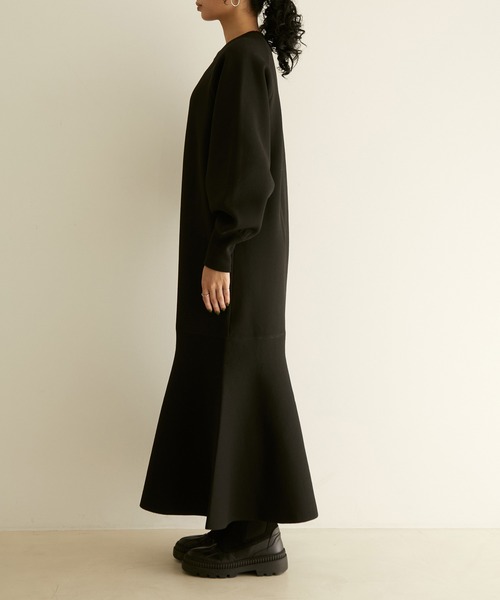 SALON adam et rope'（サロン アダム エ ロペ）の「ヘムフレア―ニットマーメイドワンピース（ワンピース・レディース・ブラック/ホワイト・FREE）」の8枚目の写真