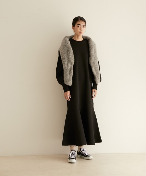 SALON adam et rope'（サロン アダム エ ロペ）の「ヘムフレア―ニットマーメイドワンピース（ワンピース・レディース・ブラック/ホワイト・FREE）」の16枚目の写真