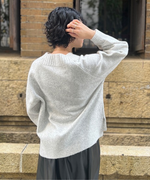 Chez toi(シェトワ)の「MIX糸ラグラン切替袖ボリュームプルオーバー(ニット/セーター・レディース・インディゴブルー/パープル/アイボリー/ライトグレー・FREE)」の11枚目の写真