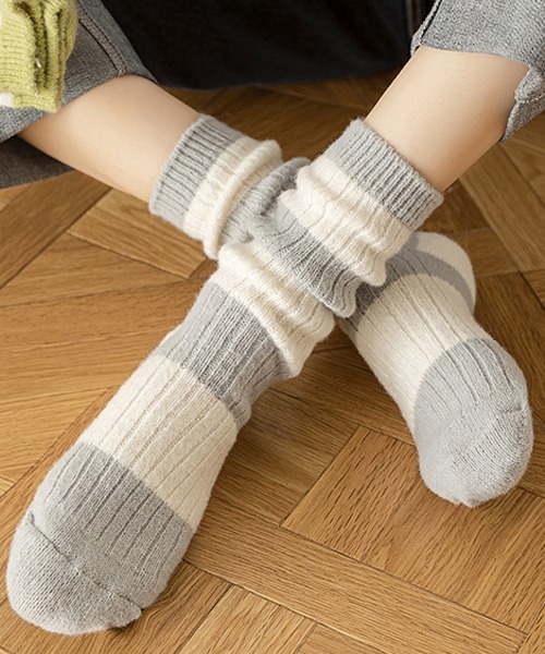 Fun & Daily（ファンアンドデイリー）の「F&D : ボーダーニットソックス（ソックス/靴下・レディース・ブラック/グレー/グリーン/パープル・FREE）」の8枚目の写真