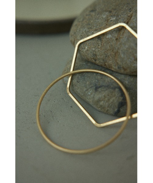 BLACK BY MOUSSY（ブラックバイマウジー）の「two types bangle（トゥタイプスバングル）（バングル/リストバンド・レディース・ゴールド・FREE）」の4枚目の写真