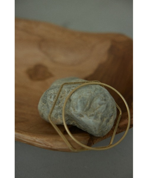 BLACK BY MOUSSY（ブラックバイマウジー）の「two types bangle（トゥタイプスバングル）（バングル/リストバンド・レディース・ゴールド・FREE）」の2枚目の写真