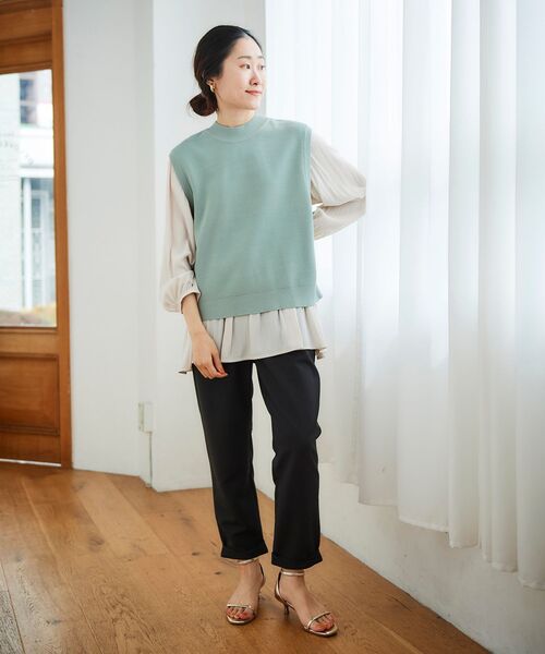 le.coeur blanc(ルクールブラン)の「ツイストヘムイージーテーパードパンツ(その他パンツ・レディース・ブラック/モカ/イエロー・38/36)」の16枚目の写真