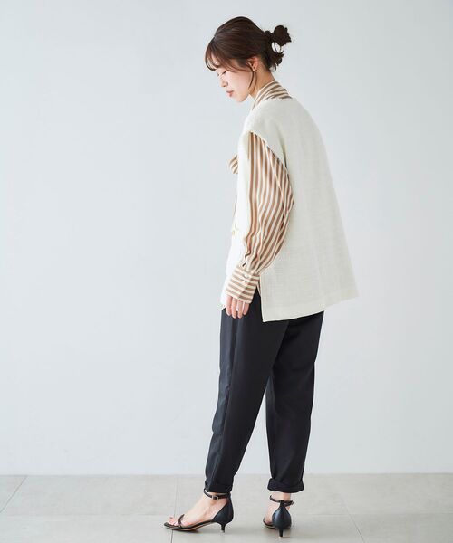 le.coeur blanc(ルクールブラン)の「ツイストヘムイージーテーパードパンツ(その他パンツ・レディース・ブラック/モカ/イエロー・38/36)」の13枚目の写真