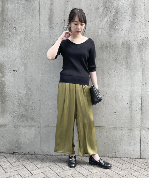 COMME CA ISM（コムサイズム）の「サテン　ワイドパンツ（その他パンツ・レディース・イエロー×グリーン/ブラウン・SMALL/LARGE/MEDIUM）」の19枚目の写真