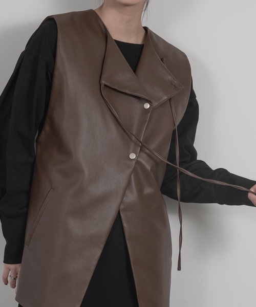 lawgy（ラウジー）の「ribbon design leather vest（ベスト・レディース・ブラウン/ベージュ・FREE）」の2枚目の写真
