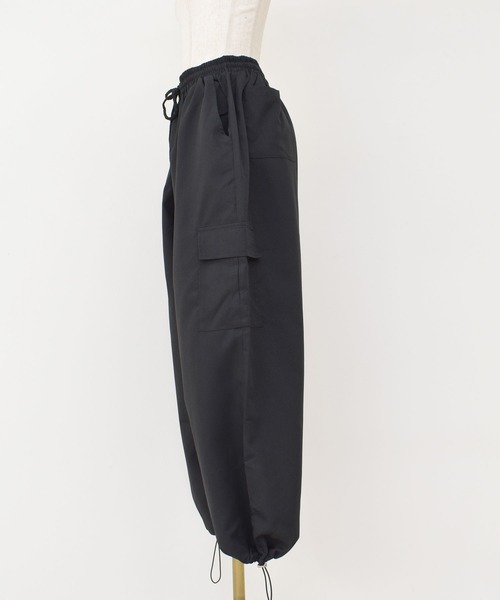 Reurie'(レウリィ)の「【ZOZO限定】ミリタリーカーゴパンツ / パラシュートパンツ ミリタリーパンツ アイボリー カーキ チャコール ブラック ロング(カーゴパンツ・レディース・カーキ/アイボリー/ブラック/チャコールグレー・FREE)」の13枚目の写真