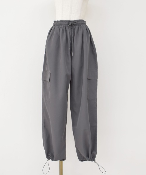 Reurie'(レウリィ)の「【ZOZO限定】ミリタリーカーゴパンツ / パラシュートパンツ ミリタリーパンツ アイボリー カーキ チャコール ブラック ロング(カーゴパンツ・レディース・カーキ/アイボリー/ブラック/チャコールグレー・FREE)」の19枚目の写真