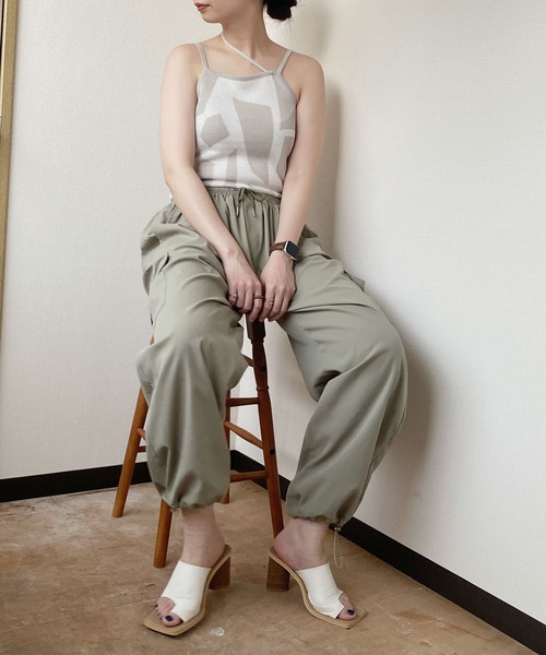 Reurie'(レウリィ)の「【ZOZO限定】ミリタリーカーゴパンツ / パラシュートパンツ ミリタリーパンツ アイボリー カーキ チャコール ブラック ロング(カーゴパンツ・レディース・カーキ/アイボリー/ブラック/チャコールグレー・FREE)」の10枚目の写真