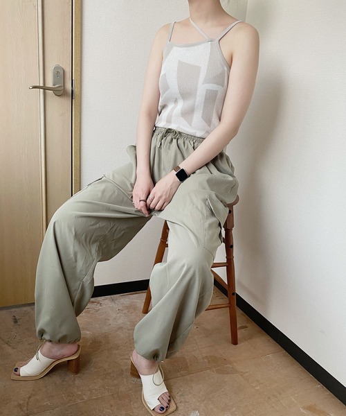 Reurie'(レウリィ)の「【ZOZO限定】ミリタリーカーゴパンツ / パラシュートパンツ ミリタリーパンツ アイボリー カーキ チャコール ブラック ロング(カーゴパンツ・レディース・カーキ/アイボリー/ブラック/チャコールグレー・FREE)」の11枚目の写真
