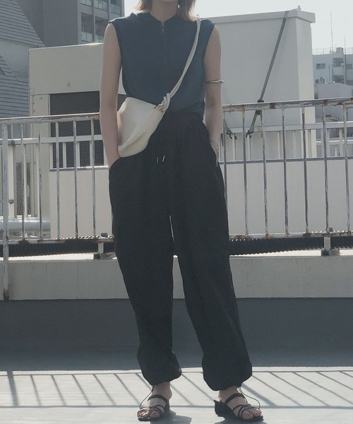 Reurie'(レウリィ)の「【ZOZO限定】ミリタリーカーゴパンツ / パラシュートパンツ ミリタリーパンツ アイボリー カーキ チャコール ブラック ロング(カーゴパンツ・レディース・カーキ/アイボリー/ブラック/チャコールグレー・FREE)」の6枚目の写真