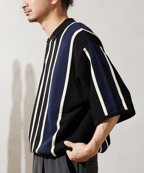 JOURNAL STANDARD relume（ジャーナルスタンダード　レリューム）の「CALIFORNIA STRIPE ニットポロシャツ（ポロシャツ・メンズ・サックスブルー/ブラック/ボルドー・MEDIUM/LARGE）」の9枚目の写真