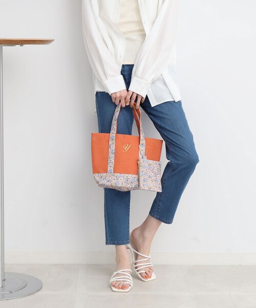 SHOO・LA・RUE（シューラルー）の「◆【シリーズ使い可/ギフトにも◎】イニシャルトート（トートバッグ・レディース・ブラウン系/パープル系/ピンク系/ブルー/グリーン/イエロー/オレンジ・00）」の20枚目の写真