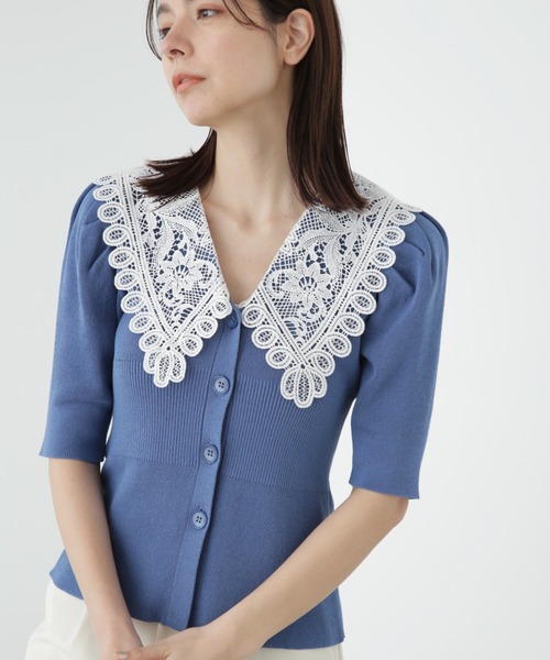 JILL STUART(ジルスチュアート)の「レースカラーニットカーディガン(ニット/セーター・レディース・ブルー/ブラック・FREE)」の2枚目の写真