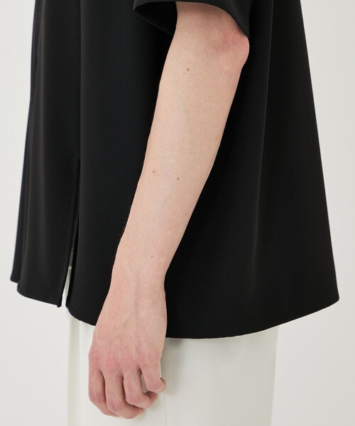 UNITED TOKYO（ユナイテッドトウキョウ）の「サイドベルトスリットシャツSS（シャツ/ブラウス・メンズ・ストライプ/ブラック/ライトブルーグレー・1/2）」の5枚目の写真