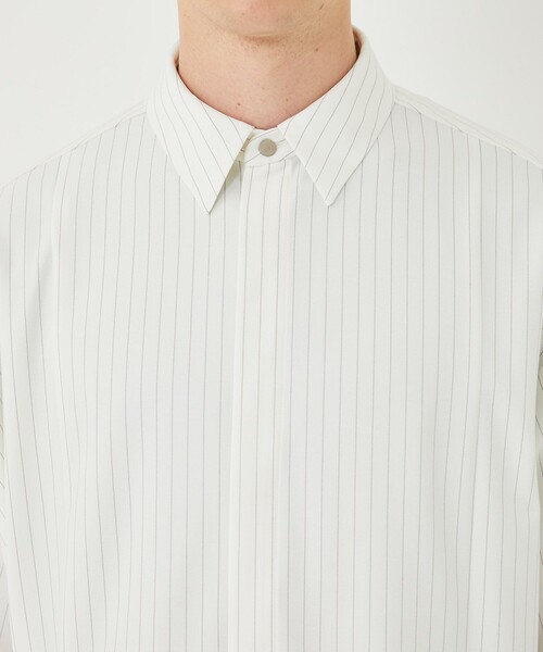 UNITED TOKYO（ユナイテッドトウキョウ）の「サイドベルトスリットシャツSS（シャツ/ブラウス・メンズ・ストライプ/ブラック/ライトブルーグレー・1/2）」の17枚目の写真