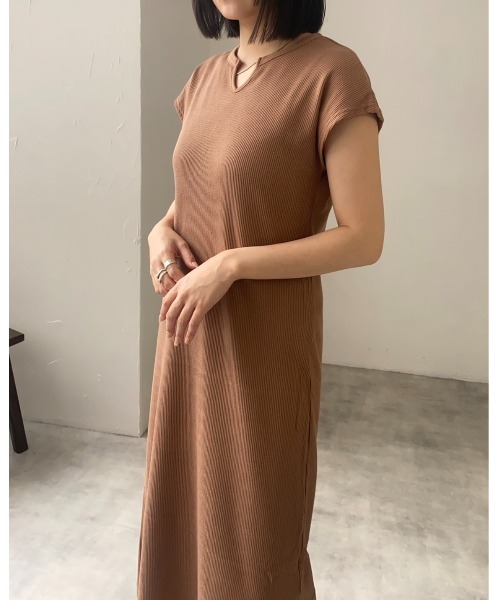 leimn（レイムン）の「ワッフルキーネックワンピース（ワンピース・レディース・アイボリー/モカ/チャコールグレー/ブラック・M）」の22枚目の写真