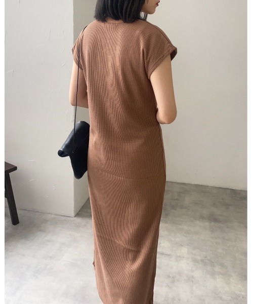 leimn（レイムン）の「ワッフルキーネックワンピース（ワンピース・レディース・アイボリー/モカ/チャコールグレー/ブラック・M）」の13枚目の写真