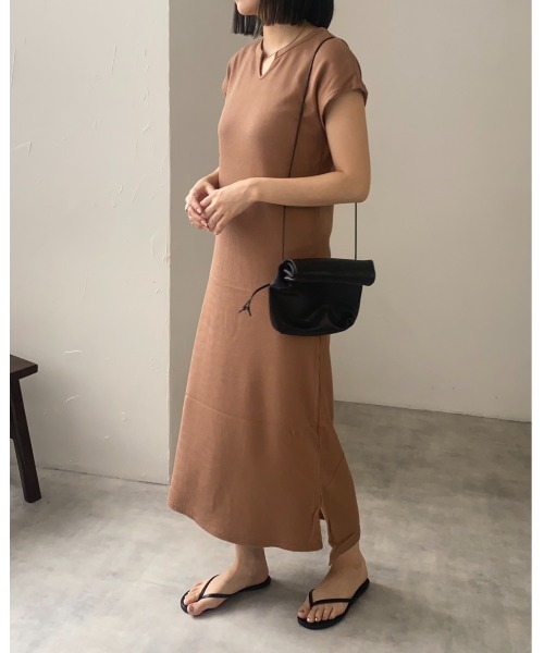 leimn（レイムン）の「ワッフルキーネックワンピース（ワンピース・レディース・アイボリー/モカ/チャコールグレー/ブラック・M）」の8枚目の写真