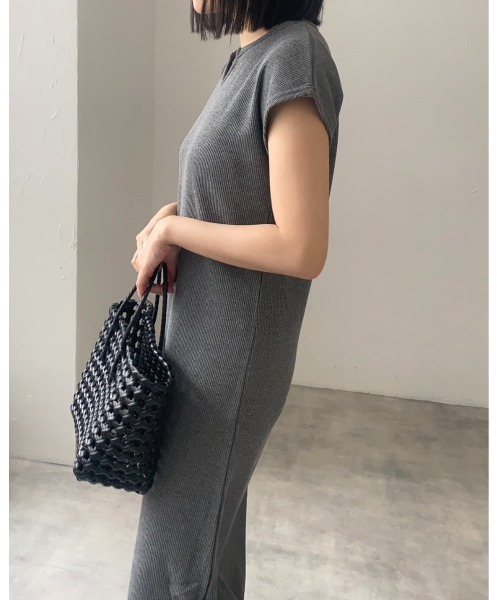leimn（レイムン）の「ワッフルキーネックワンピース（ワンピース・レディース・アイボリー/モカ/チャコールグレー/ブラック・M）」の5枚目の写真