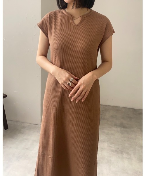leimn（レイムン）の「ワッフルキーネックワンピース（ワンピース・レディース・アイボリー/モカ/チャコールグレー/ブラック・M）」の16枚目の写真