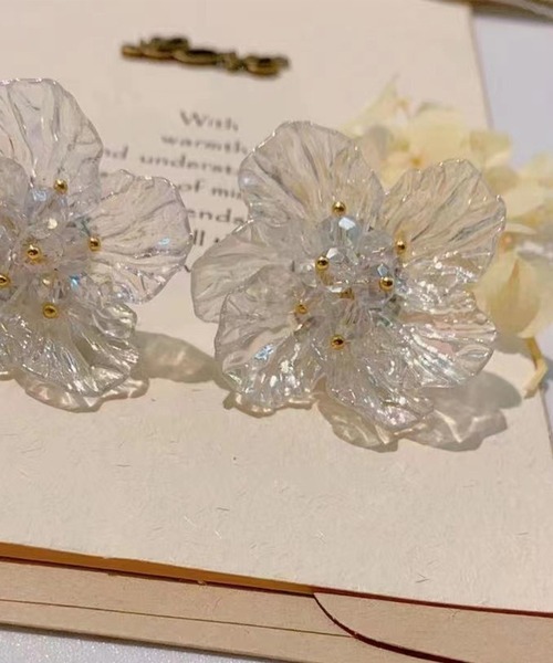 LYEON（リヨン）の「フラワークリアピアス（ピアス（両耳用）・レディース・クリア・FREE）」の5枚目の写真