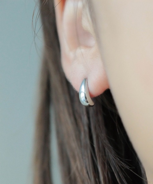 ebine（エビネ）の「Mini Drop Pierce　金属アレルギー対応 サージカルステンレス（ピアス（両耳用）・レディース・シルバー/ゴールド・FREE）」の6枚目の写真