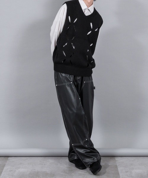 Perushu(ペルーシュ)の「リーフデザインニットベスト(ベスト・メンズ・ブラック/レッド系その他/ブラウン・LARGE/MEDIUM)」の16枚目の写真