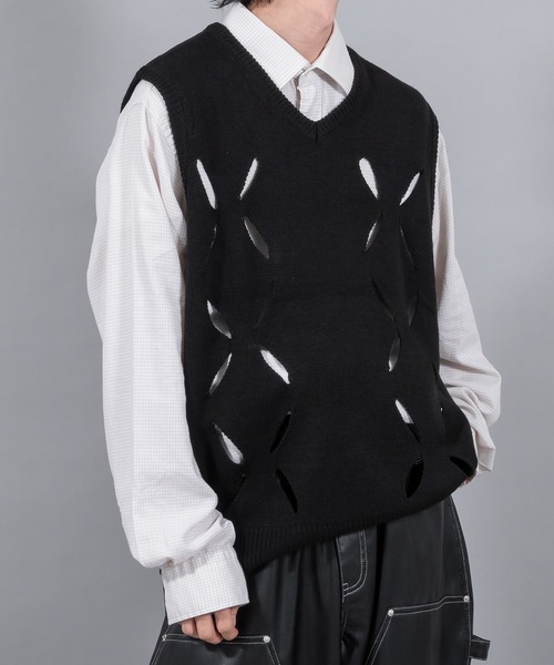 Perushu(ペルーシュ)の「リーフデザインニットベスト(ベスト・メンズ・ブラック/レッド系その他/ブラウン・LARGE/MEDIUM)」の11枚目の写真