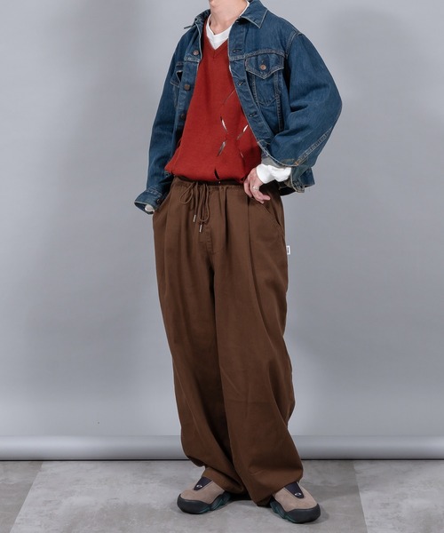 Perushu(ペルーシュ)の「リーフデザインニットベスト(ベスト・メンズ・ブラック/レッド系その他/ブラウン・LARGE/MEDIUM)」の7枚目の写真