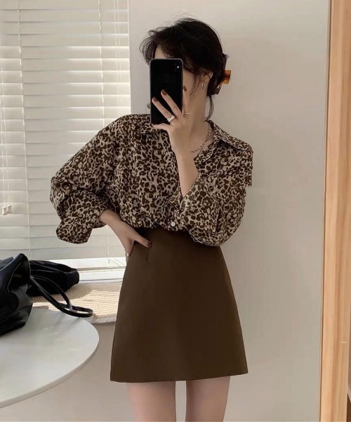 i-dare(アイディア)の「【i-dare】レオパード ヒョウ柄 シャツ(シャツ/ブラウス・レディース・グレー/ブラウン・SMALL/MEDIUM/LARGE/X-LARGE)」の7枚目の写真