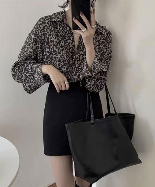 i-dare(アイディア)の「【i-dare】レオパード ヒョウ柄 シャツ(シャツ/ブラウス・レディース・グレー/ブラウン・SMALL/MEDIUM/LARGE/X-LARGE)」の3枚目の写真