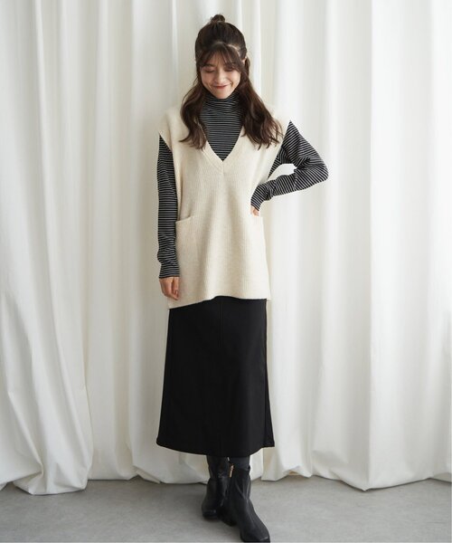 LBC（エルビーシー）の「ポケ付きニットロングベスト（ベスト・レディース・オフホワイト/グレー/ベージュ・M）」の13枚目の写真