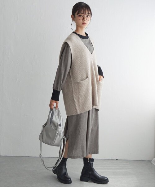 LBC（エルビーシー）の「ポケ付きニットロングベスト（ベスト・レディース・オフホワイト/グレー/ベージュ・M）」の22枚目の写真