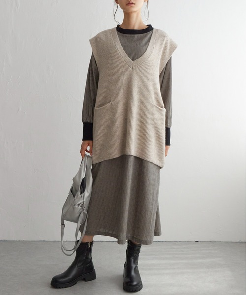 LBC（エルビーシー）の「ポケ付きニットロングベスト（ベスト・レディース・オフホワイト/グレー/ベージュ・M）」の6枚目の写真